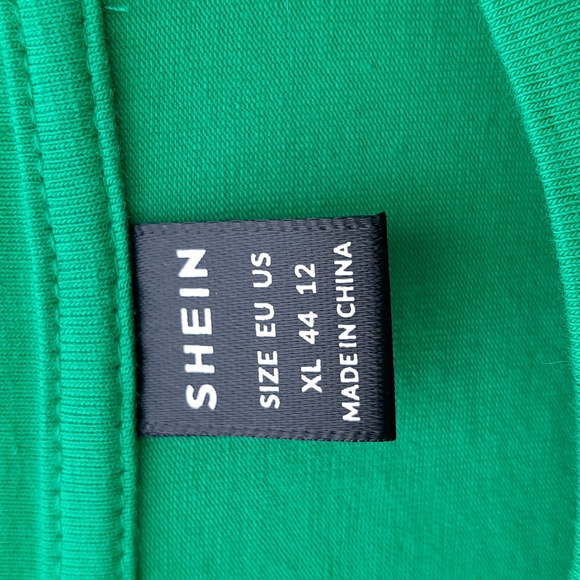 2 side-scruching tops - Picture 2 of 4